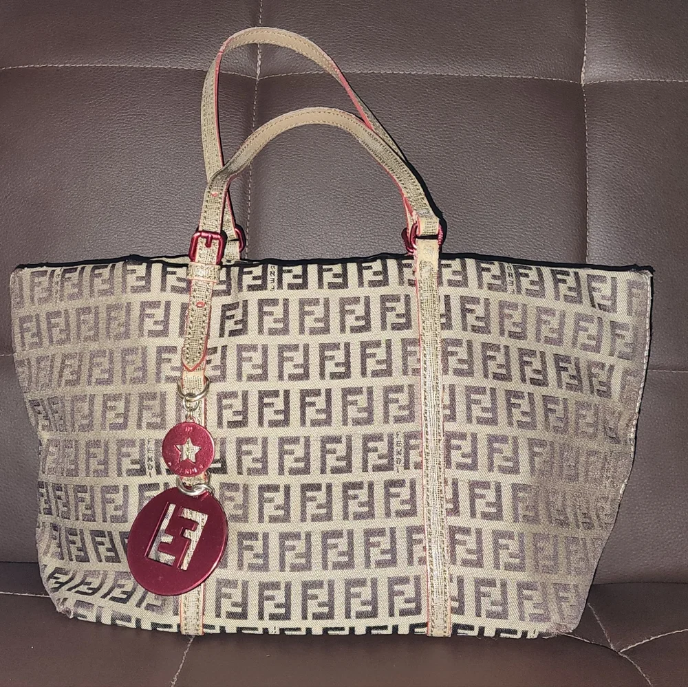 Fendi Zucchino Monogram Canvas Tote Bag - Picture 3 of 8
